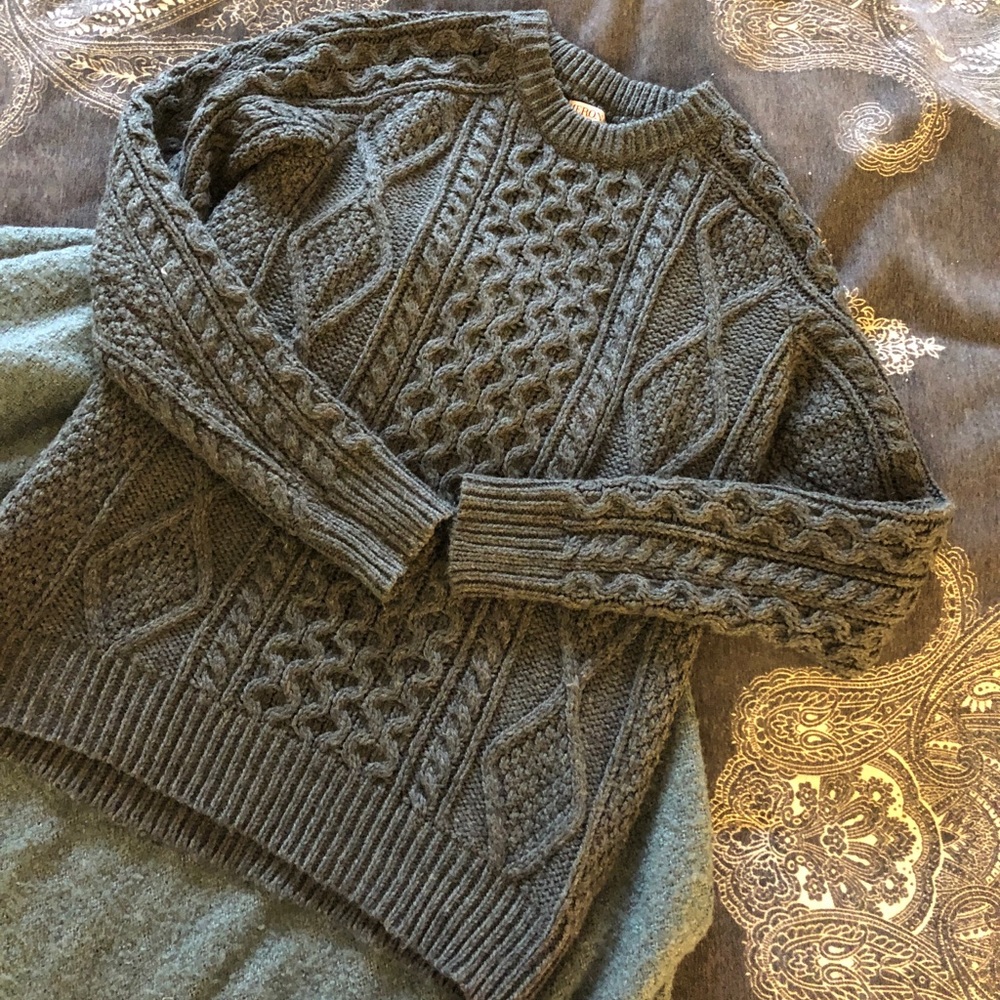 Oversized chunky knit sweater